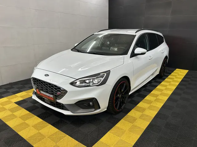 Ford Focus ST+ACC+HUD+Ambiente+B&O+Recaro+LED+Subwoof – Gebrauchtwagen bei Your Next Car in Ostrhauderfehn