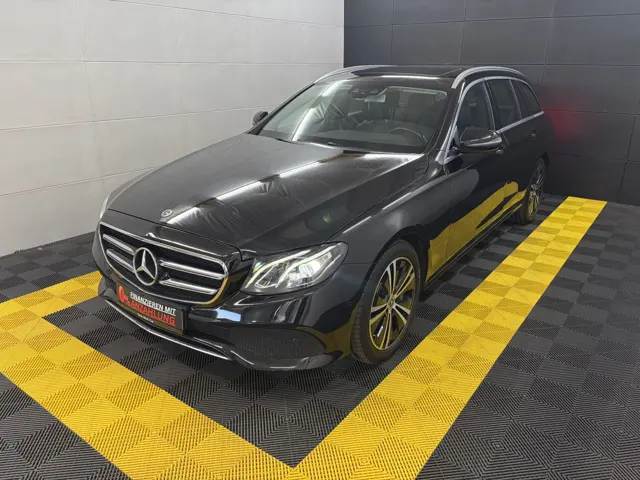Mercedes-Benz E 400 d 4M+Pano+HUD+LED+Kamera+Leder+Ambiente – Gebrauchtwagen bei Your Next Car in Ostrhauderfehn
