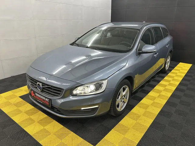 Volvo V60 Linje Business+Bi-Xenon+Ambiente+Temp+Kamera – Gebrauchtwagen bei Your Next Car in Ostrhauderfehn